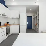 Orange Hotel 3*