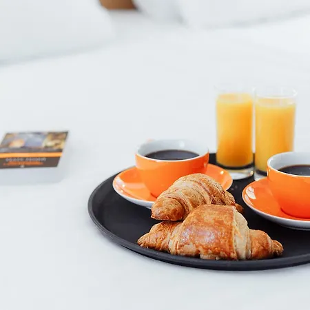 Orange فندق