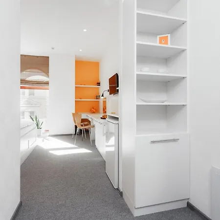Orange Hotel
